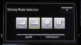 Skoda Octavia III RS Liftback (2013) - ekran systemu multimedialnego