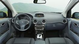 Renault Koleos Facelifting 2013 - pełny panel przedni