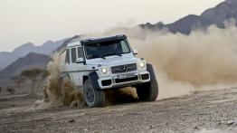 Mercedes G63 AMG 6x6 (2013) - widok z przodu