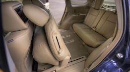 Nissan Pathfinder 2013 - widok ogólny wnętrza