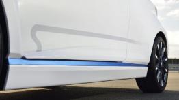 Toyota Yaris Hybrid-R Concept (2013) - lewy próg boczny