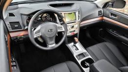 Subaru Outback 2013 - pełny panel przedni