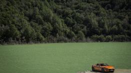 Jaguar F-Type V8S Firesand - widok z przodu