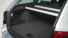 Skoda Octavia III kombi (2013) - bagażnik - inne ujęcie
