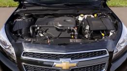 Chevrolet Malibu Eco 2013 - maska otwarta