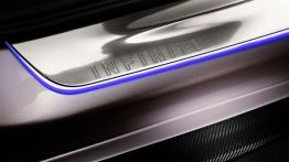 Infiniti Q30 Concept (2013) - listwa progowa