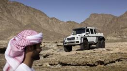 Mercedes G63 AMG 6x6 (2013) - widok z przodu