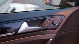 Volkswagen Golf VII Variant TDI - galeria redakcyjna (3) - sterowanie w drzwiach