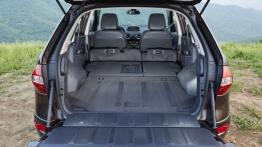 Renault Koleos Facelifting 2013 - tylna kanapa złożona, widok z bagażnika