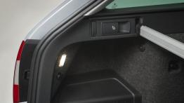 Skoda Octavia III kombi (2013) - bagażnik - inne ujęcie