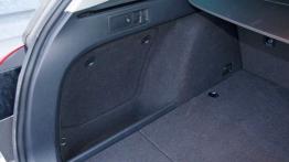 Volkswagen Golf VII Variant TDI - galeria redakcyjna (3) - bagażnik - inne ujęcie