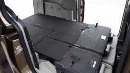 Ford Grand Tourneo Connect (2013) - tylna kanapa złożona, widok z boku