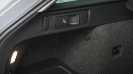 Skoda Octavia III kombi (2013) - bagażnik - inne ujęcie