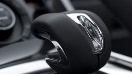 Peugeot 3008 HYbrid4 - skrzynia biegów