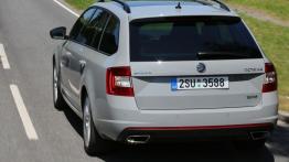 Skoda Octavia III RS Kombi (2013) - widok z tyłu