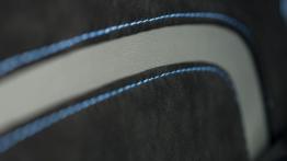 Aston Martin V12 Vantage S (2013) - drzwi kierowcy od wewnątrz