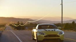 Aston Martin V12 Vantage S (2013) - widok z przodu