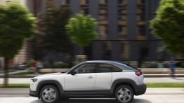 Mazda rozpoczyna nową erę. Oto elektryczne MX-30