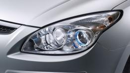 Hyundai i30 - lewy przedni reflektor - wyłączony