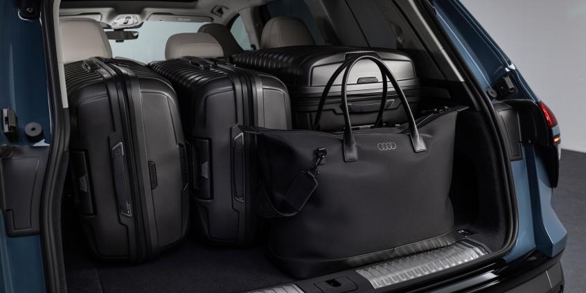 Nowe Audi Q7 z dieslem V6 i kosmicznymi światłami debiutuje na rynku. BMW i Mercedes mają poważny problem