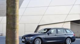 BMW 328i Touring (F31) - lewy bok