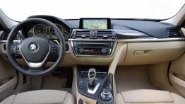 BMW 328i Touring (F31) - pełny panel przedni