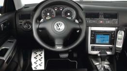 Samochody, które zmieniły historię: Volkswagen Golf R32