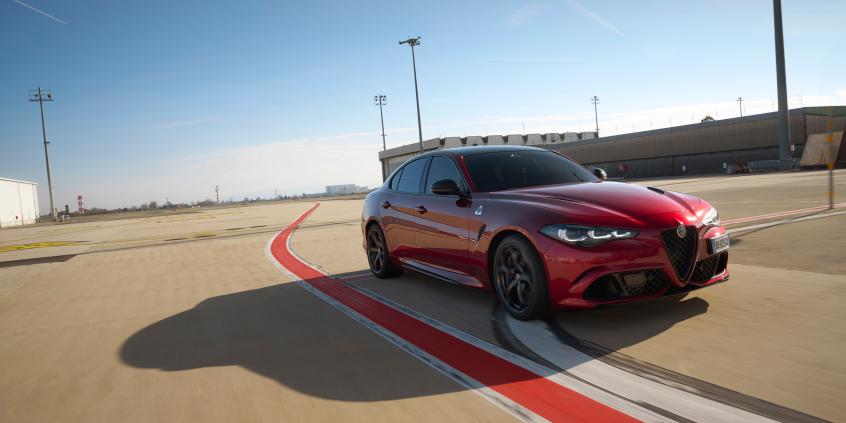 Witamy ponownie silnik V6. Alfa Romeo wznawia zamówienia na Giulię i Stelvio Quadrifoglio w Europie