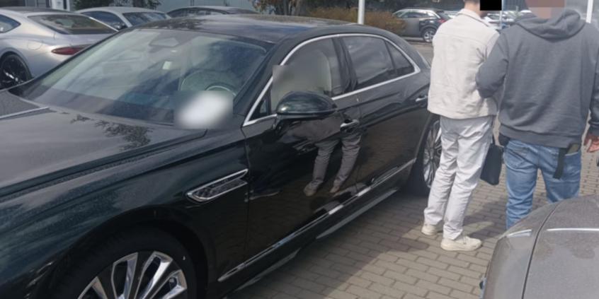 Chciał odjechać Bentleyem. 23-latek zatrzymany