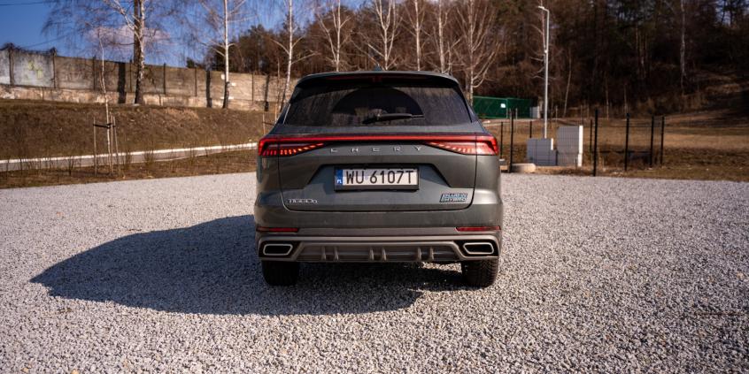 Chery Tiggo 8 Super Hybrid Prestige nie jest złe, lecz padło ofiarą większego brata