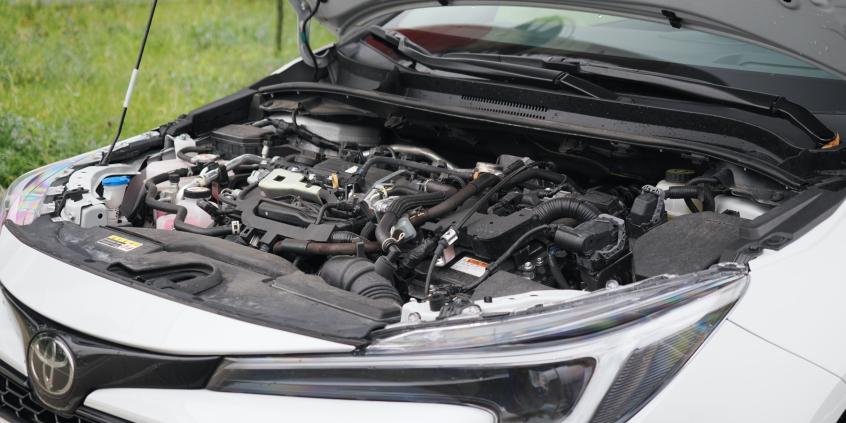 Toyota Corolla 2026: 1.8 Hybrid vs 2.0 Hybrid - czy dopłata do mocniejszego napędu zwraca się przy odsprzedaży?