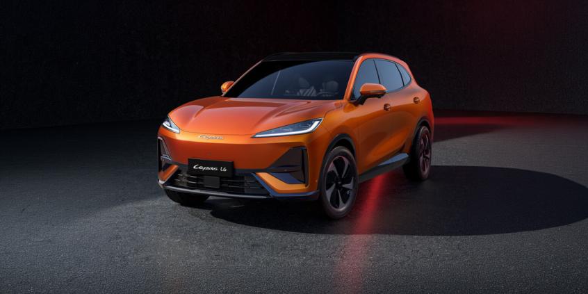 Chińczycy wprowadzają do Europy nowego SUV-a. Ma 217 KM i 450 km zasięgu