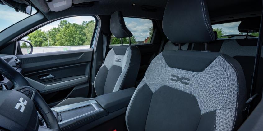 Dacia Bigster Hybrid Journey stanowi największe wyzwanie dla chińskich aut