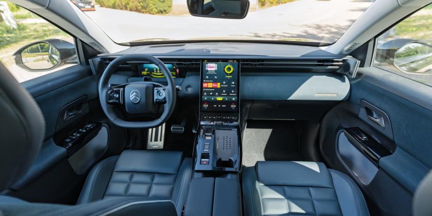 Test: Citroën C5 Aircross 1.2 Hybrid Max to kolejny poprawny SUV Stellantisa. Ma zalety poprzednika i awansował o klasę