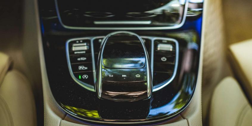 Mercedes E220d - nowoczesny konserwatyzm