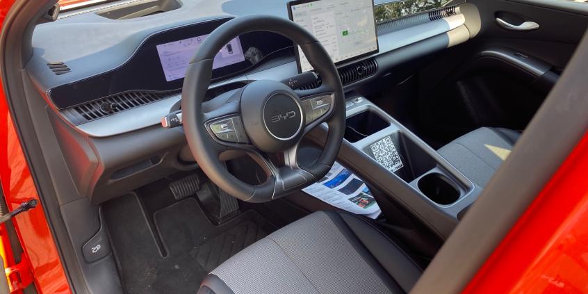 Test: BYD Dolphin G DM-i to miejski rodzynek. Ile pali hybryda plug-in z rozładowaną baterią?