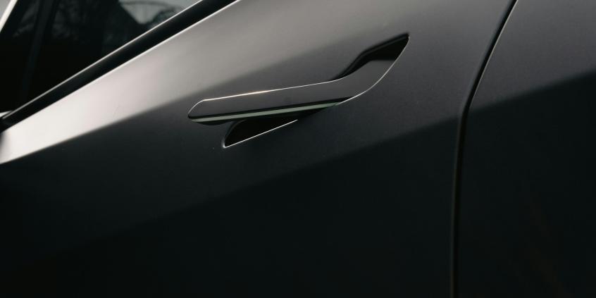 Chowane klamki samochodów pod ostrzałem. Zbyt duże zagrożenie dla bezpieczeństwa