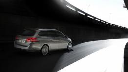 Peugeot 308 SW II (2014) - widok z tyłu