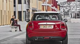 Mini Cooper 2014 - widok z tyłu