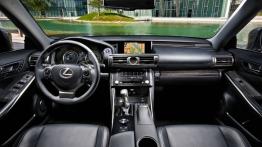 Lexus IS III 300h (2014) - pełny panel przedni