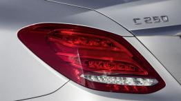 Mercedes klasy C 250 AMG Line (2014) - lewy tylny reflektor - wyłączony