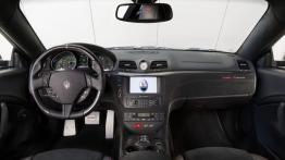 Maserati GranTurismo MC Stradale (2014) - pełny panel przedni