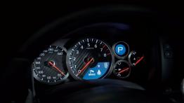 Nissan GT-R 2014 - zestaw wskaźników