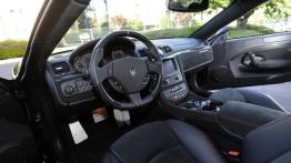 Maserati GranTurismo MC Stradale (2014) - pełny panel przedni