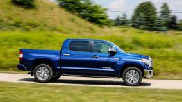 Toyota Tundra 2014 - prawy bok