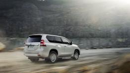 Toyota Land Cruiser 150 Facelifting (2014) - widok z tyłu