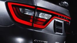 Dodge Durango III Facelifting (2014) - lewy tylny reflektor - włączony