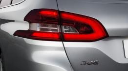 Peugeot 308 SW II (2014) - lewy tylny reflektor - włączony