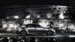 Lexus IS 300h (2014) - prawy bok