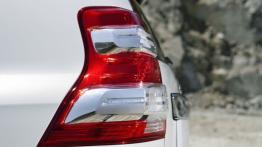 Toyota Land Cruiser 150 Facelifting (2014) - lewy tylny reflektor - wyłączony